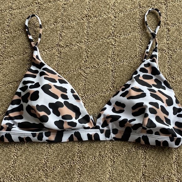 Leopard print bikini - Picture 3 of 5